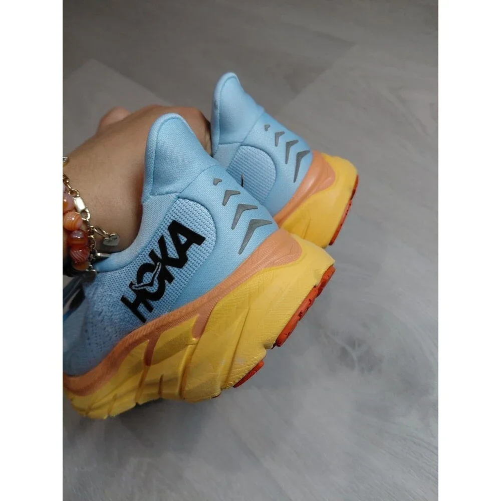 Hoka One One hoka one